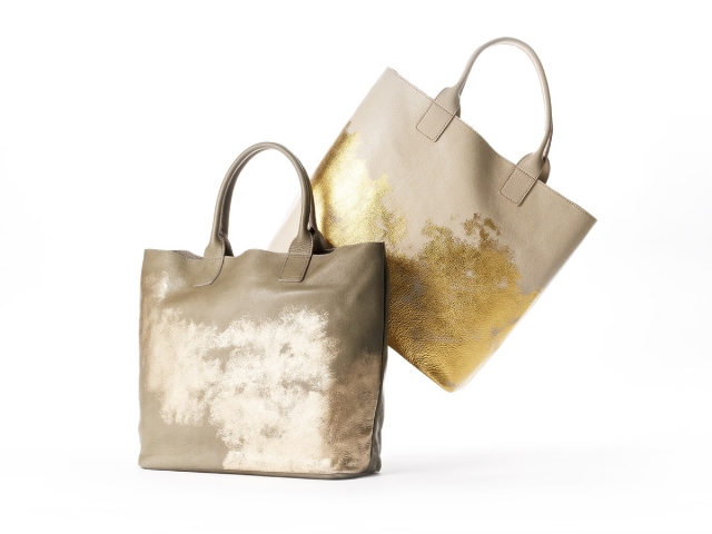 buy gucci cosmetic bags for women