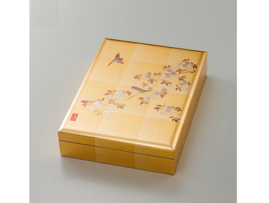 伝統的な図柄「花見鳥」を「摺り箔盛上げ技法」で仕上げた華やかな飾り箱