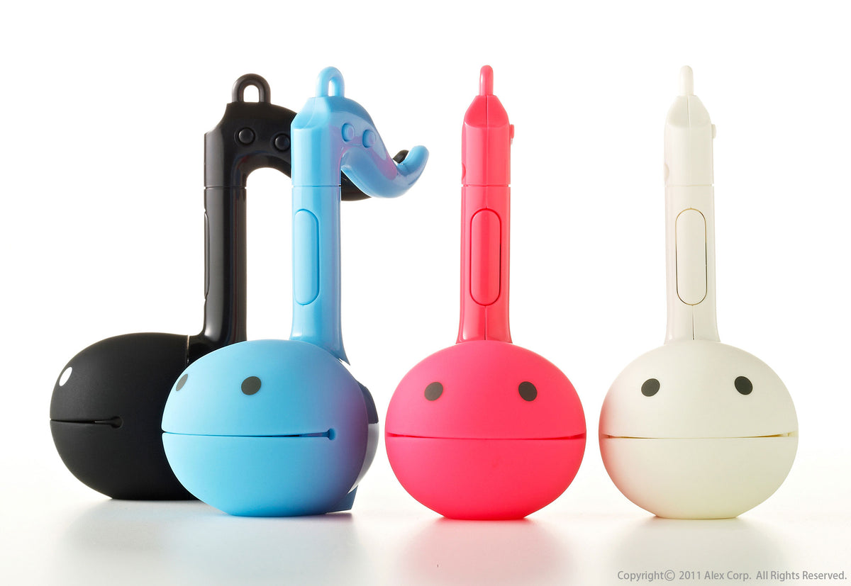 左より Black, Blue, Pink, White