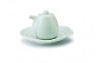 Soy Sauce Cruet & Zen Ripple Plate Set