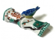 Kutani ware: chopstick rest with bird design "Iroe"