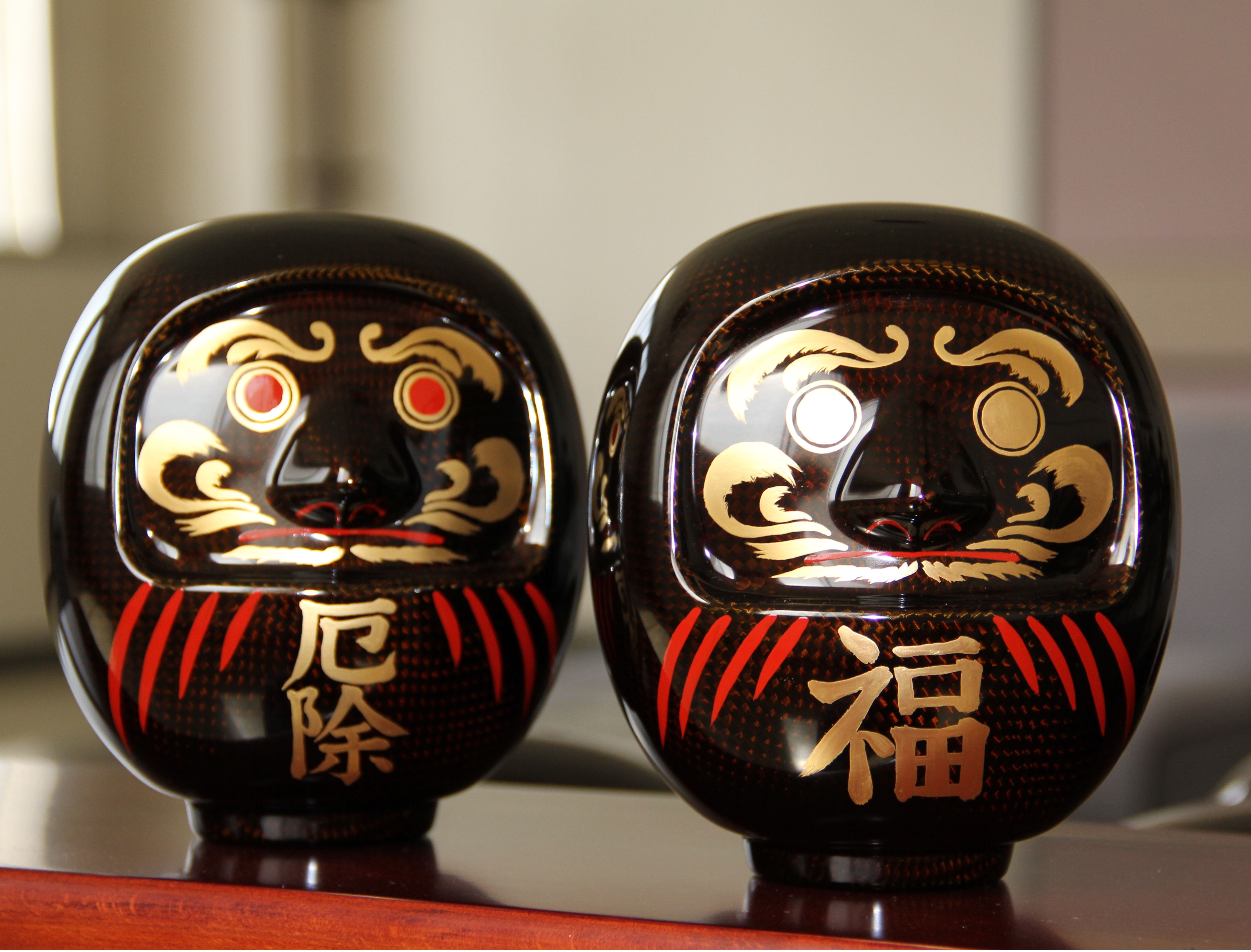 Large Carbon fiber Daruma - Lucky / Amulet | Products | ALEXCIOUS
