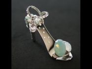 Jade - fingernail preserving stiletto ring-tab opener