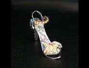 Butterfly　- stiletto ring-tab opener