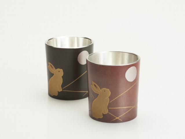 加賀蒔絵　兎模様煮物椀10客　漆器　天然木　会席　お店使い　共箱　美品 漆器 蒔絵 うさぎ 加賀蒔絵 蒔絵兎紋様厚物椀10客 漆器 天然木 会席 煮物椀