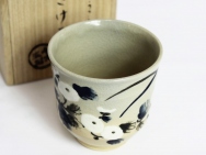 Makuzu-yaki Sake Cup (Kenzan-utsushi )